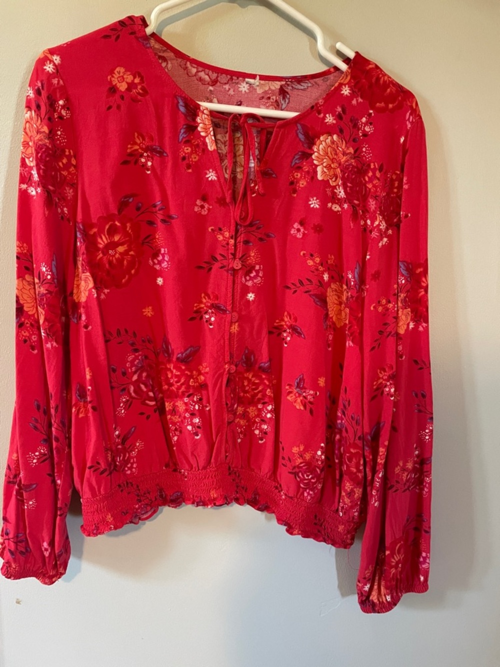 Women's Floral Tie-Front Long Sleeve Top in Red